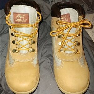 Men Timberland Field Boots Size 7.